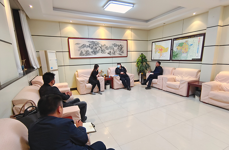 区长路录平会见中国民族卫生协会健委工程工作委员会秘书长马丹一行.jpg