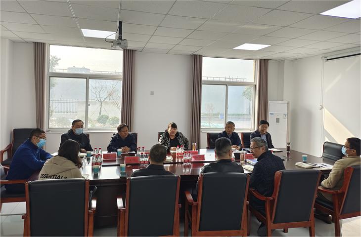 区长路录平主持召开针织印染项目推进会.jpg