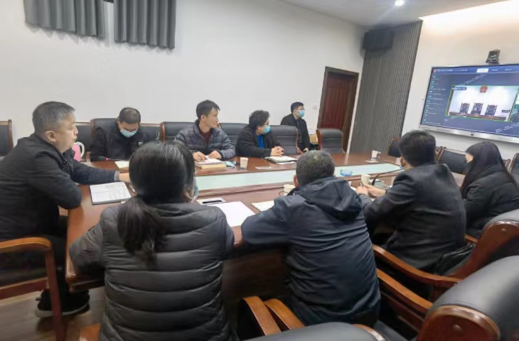 北关区委常委、常务副区长黄俊国参加省高院视频庭审.jpg
