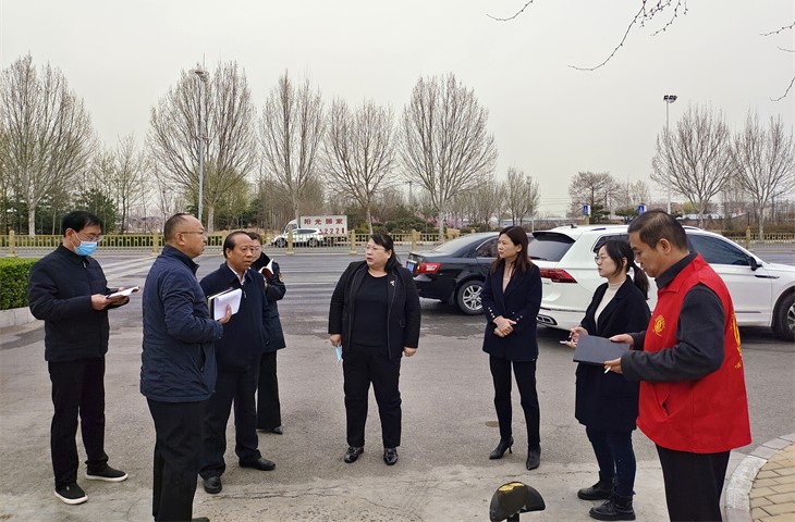 区委副书记、区长路录平召开创文工作现场会.jpg
