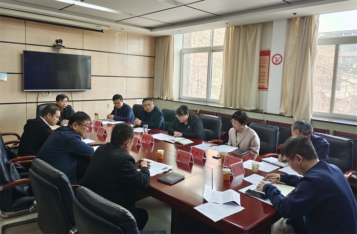 区长路录平主持召开专题会议研究地理信息产业园相关问题.jpg