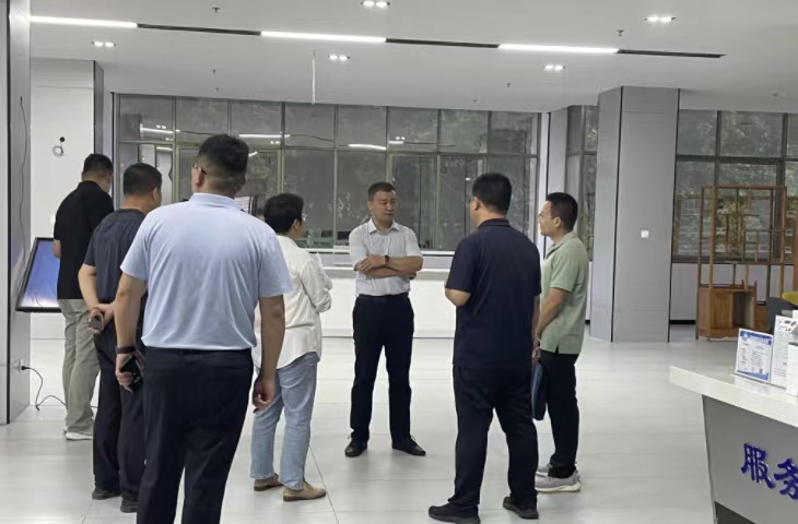 北关区区长元浩带队到北关区政务服务中心调研指导工作.jpg