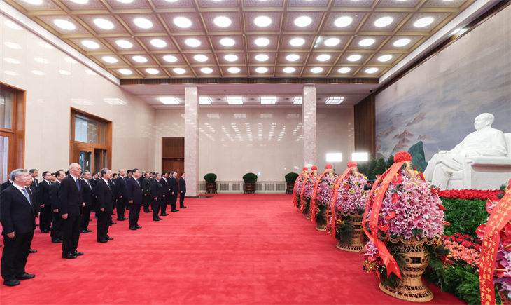 中共中央举行纪念毛泽东同志诞辰130周年座谈会 习近平发表重要讲话5.jpg